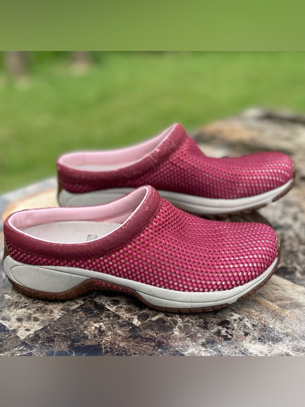 Merrill’s Women's Slip-On Comfort Clog - Burg size 8